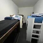 Pe Na Areia, 200 Metros Da Praia